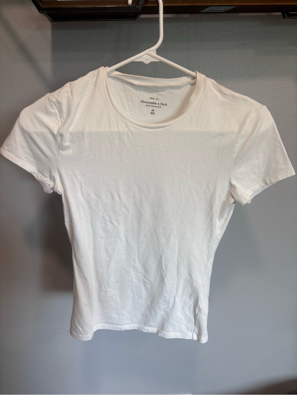 Abercrombie & Fitch White Short Sleeve Crew Tee